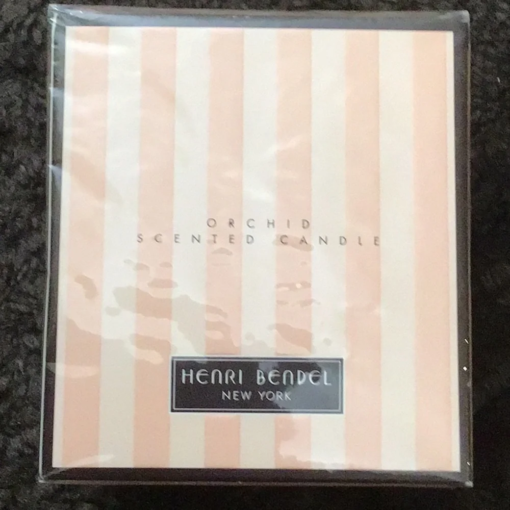 Henri bendel orchid 9.4 oz candle - Picture 3 of 4